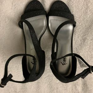 Gorgeous glitter black 3. Inch heels.